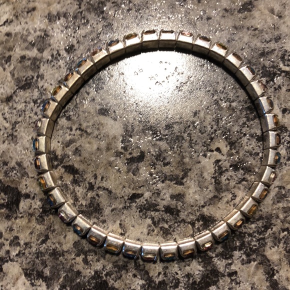 Multi color stretch bracelet - Picture 2 of 3